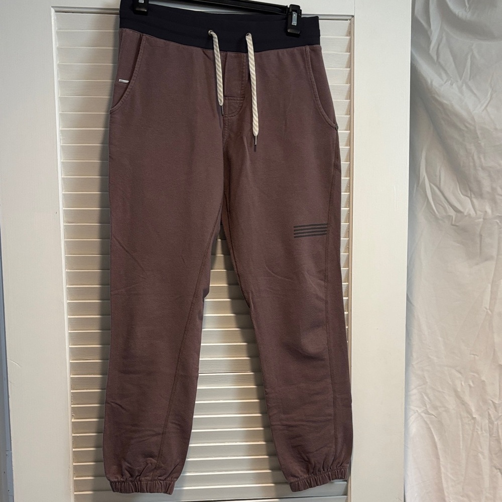 Vuori Women's Drawstring Jogger Pants in Mauve Brown Extra Small